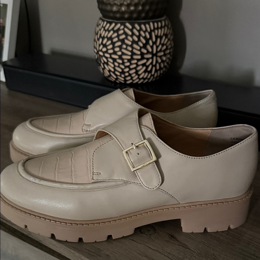 NEW IN BOX Seychelles Catch Me Croc Ivory Loafers
